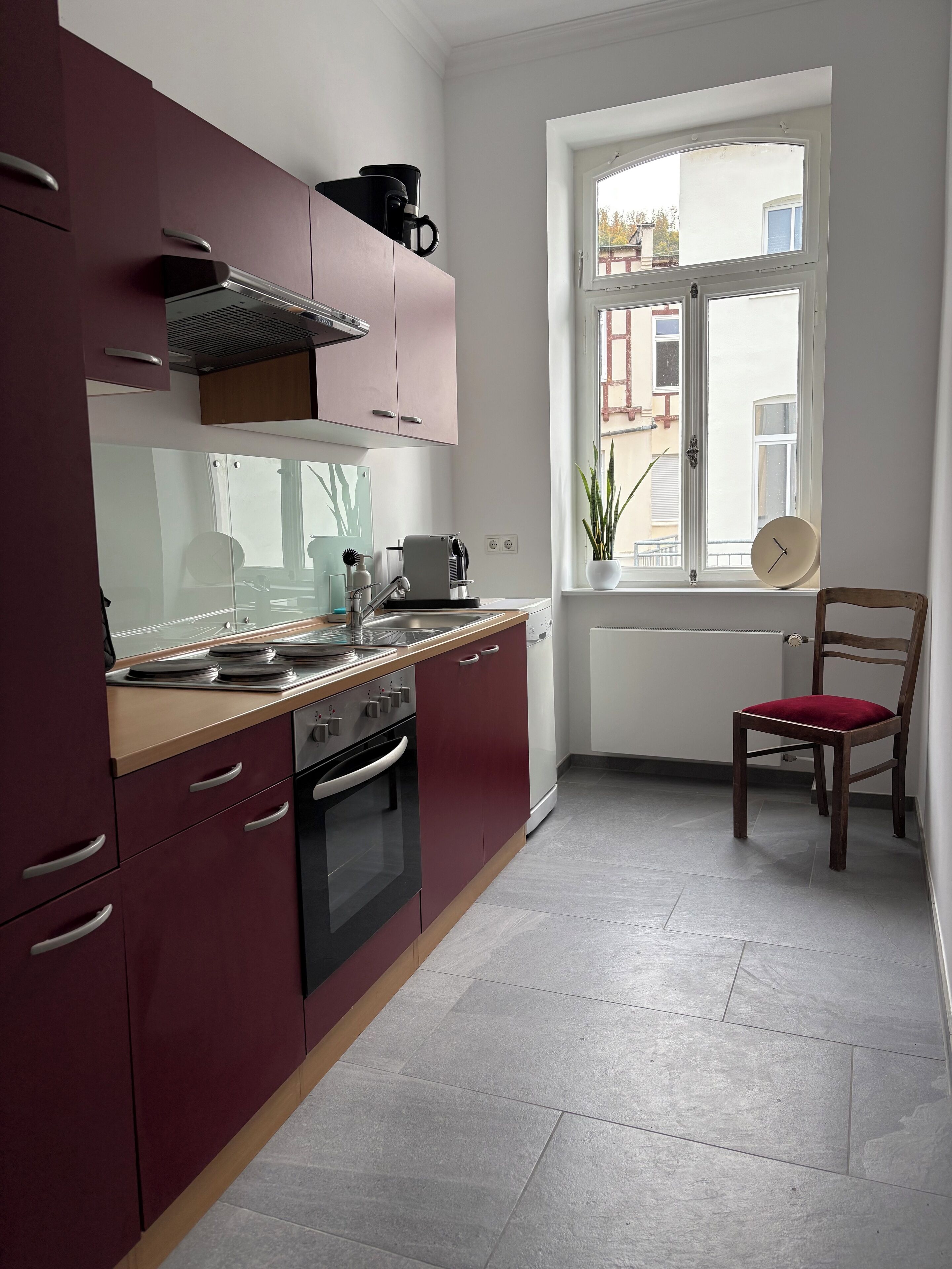 Mikrowelle, Ofen, Herdplatte, Geschirrspüler