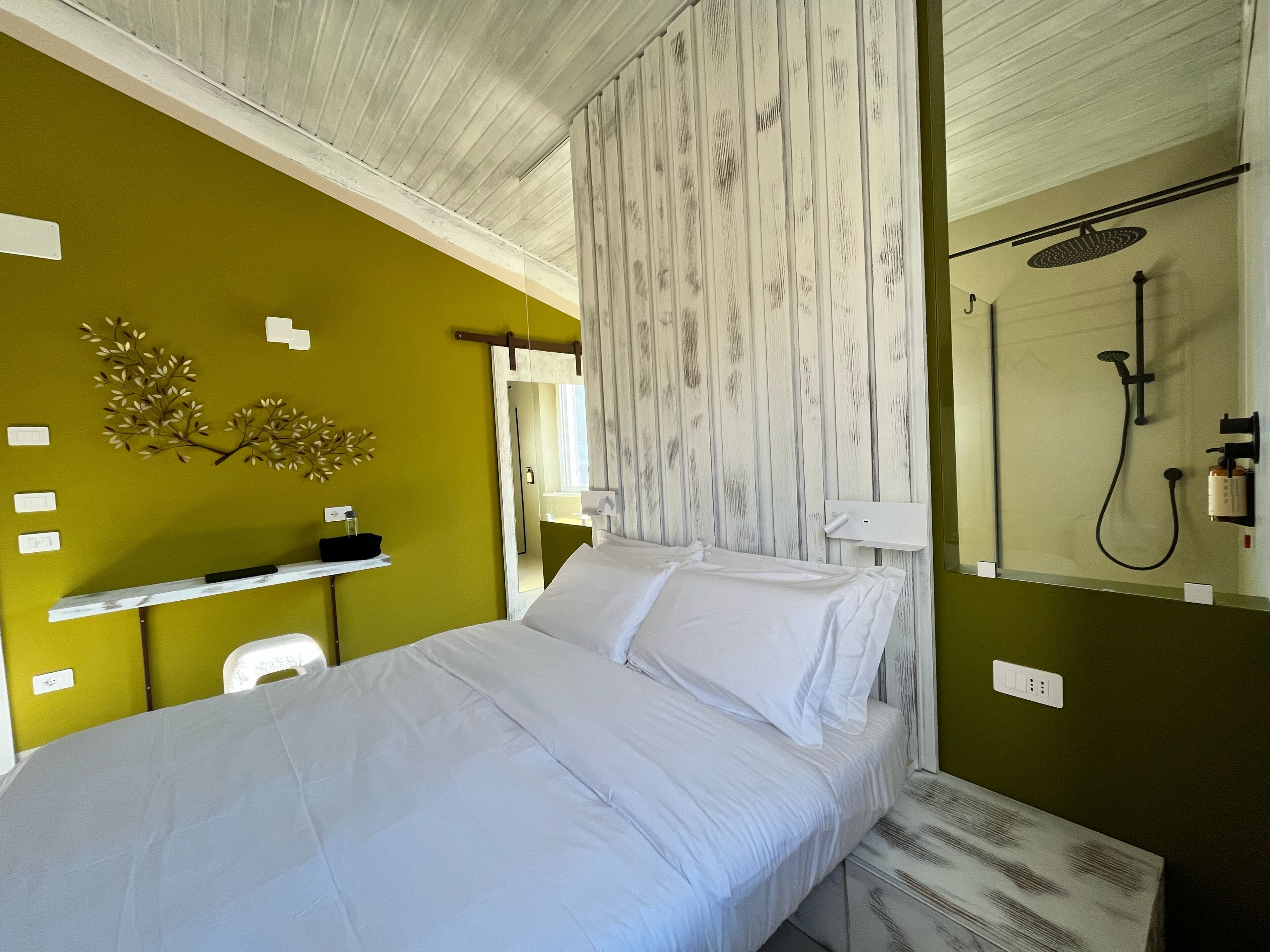 Deluxe Double Room, Hill View | In-room safe, desk, blackout curtains, soundproofing