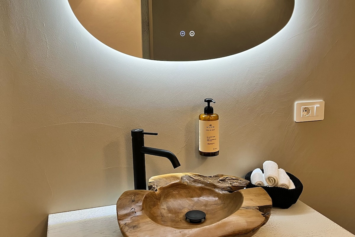 Deluxe Apartment, Patio, Hill View | Bathroom | Shower, hair dryer, slippers, towels