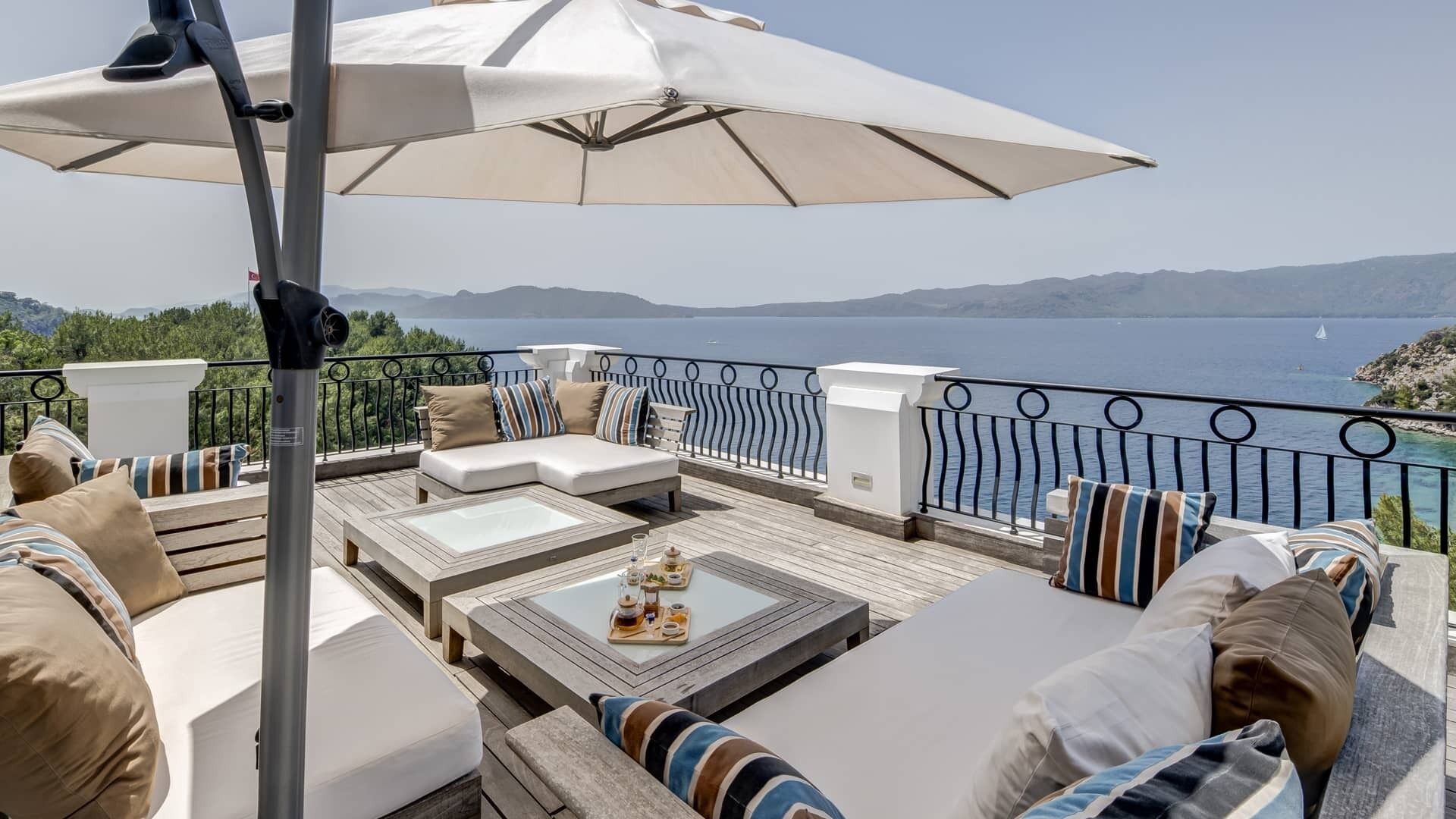 Penthouse, vista al mar | Artículos del minibar gratis, wifi gratis y ropa de cama 