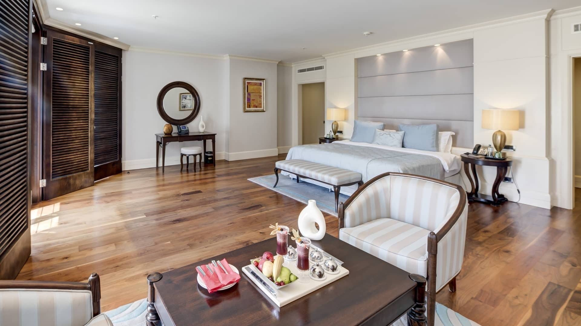 Room, Partial Sea View