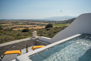 Outdoor spa tub - Villa Zoe, Apleton Villas Paros (Paros)