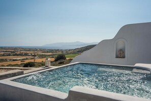 Outdoor spa tub - Villa Zoe, Apleton Villas Paros (Paros)
