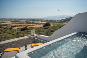 Outdoor spa tub - Villa Filoxenia, Apleton Villas Paros (Paros)