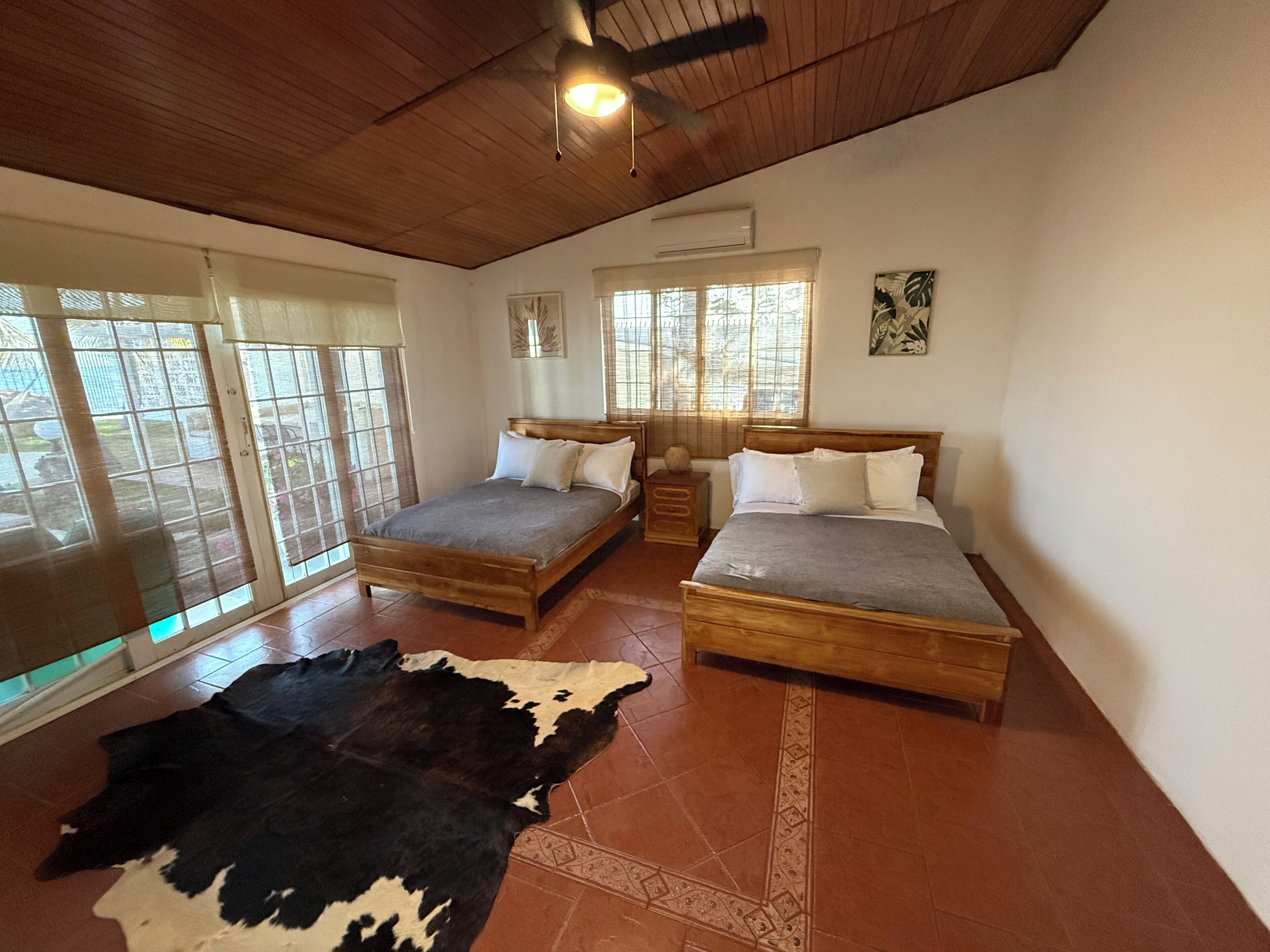 3 chambres, fer et planche à repasser, Wi-Fi gratuit, draps fournis
