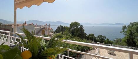 Huvila, merinäköala | Terassi/patio