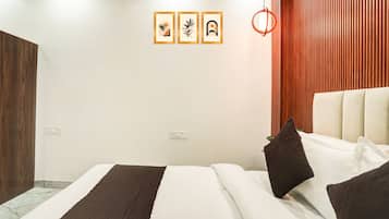 Luxury Double Room | Desk, free WiFi