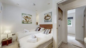 7 عدّة غرف نوم وواي فاي مجانًا وملاءات أسرّة