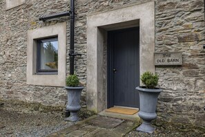 تفاصيل الفندق من الخارج