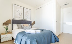 Iron/ironing board, free WiFi, bed sheets, wheelchair access - Intempo by Holuxe - 291 - 29th floor (Benidorm)