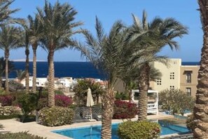 Pool - Timo Pyramids View : Deluxe Twin Room (Giza Governorate)