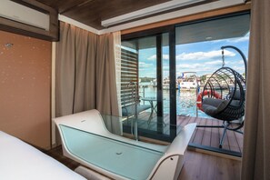 Classic Suite, Lake View | Jetted tub - L'Escale Royale Torcy - Marne la Vallée (Torcy)