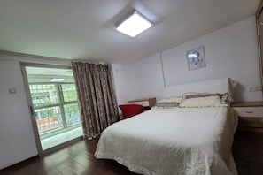 Room - 地铁口LOFT复古小别墅 (Xiamen)