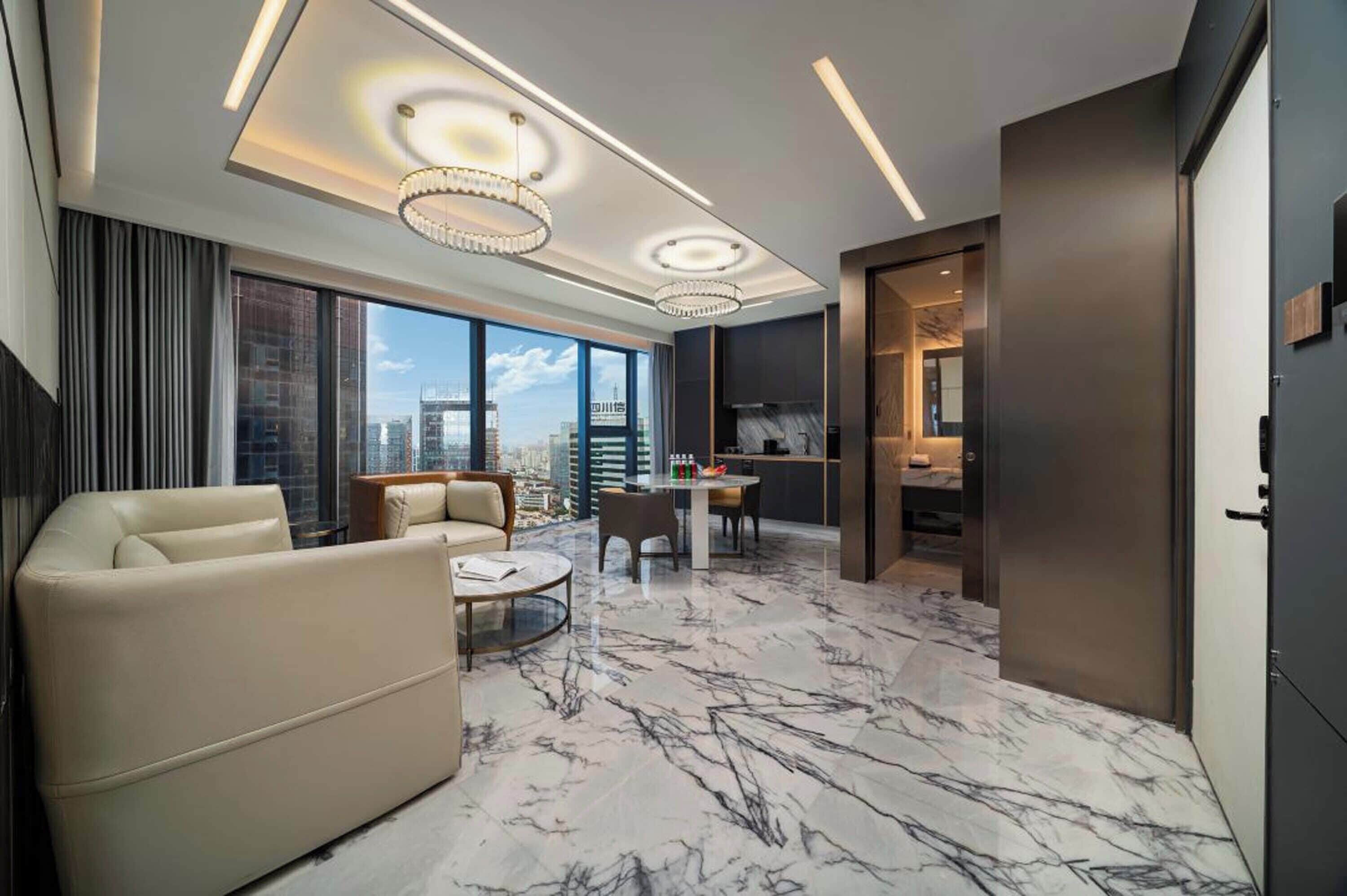 Premier Suite, City View | Desk, laptop workspace, blackout drapes, soundproofing