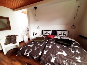 WiFi, bed sheets - Holiday Home 'Landhaus Augenblicke' with Mountain View, Private Terrace and Wi-Fi (Olsberg)