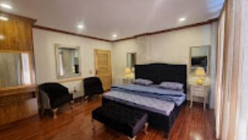 Deluxe Double Room, Mountain View | Soundproofing, iron/ironing board, free WiFi