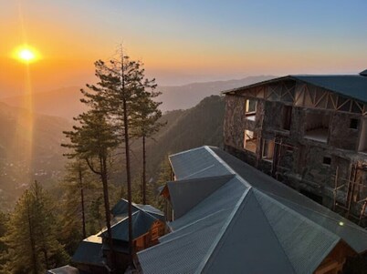 Serenity hilltop Home 