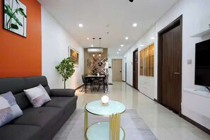 Phòng Suite Presidential, 2 phòng ngủ, quyền sử dụng Club Lounge, quang cảnh thành phố | Khu phòng khách | Smart TV, Netflix, các kênh phim phải trả tiền, loa thông minh 