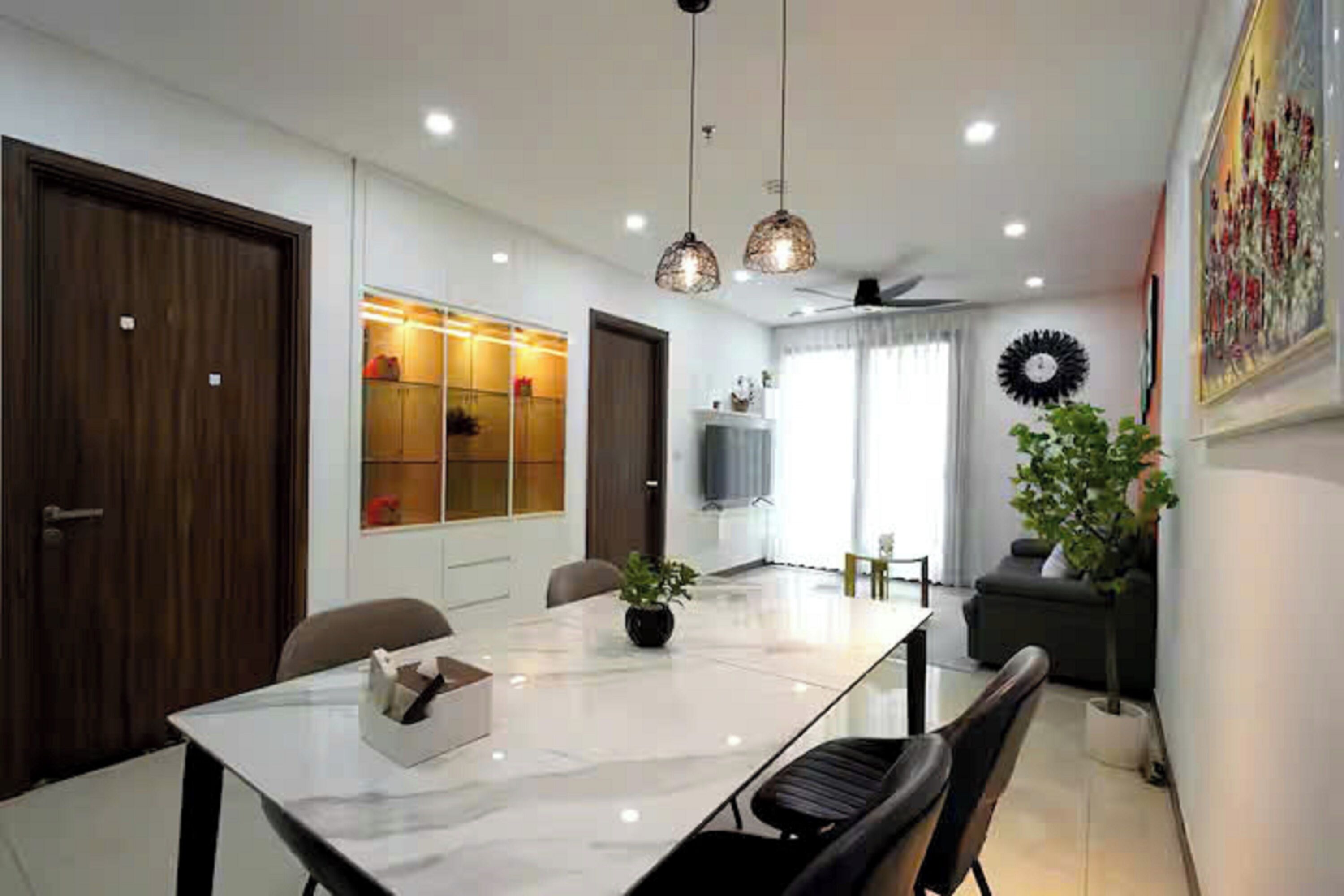 Presidential Suite, 2 Bedrooms, Club Lounge Access, City View | In-room dining