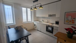 ثلاجة، ميكروويف، فرن، غسالة أطباق