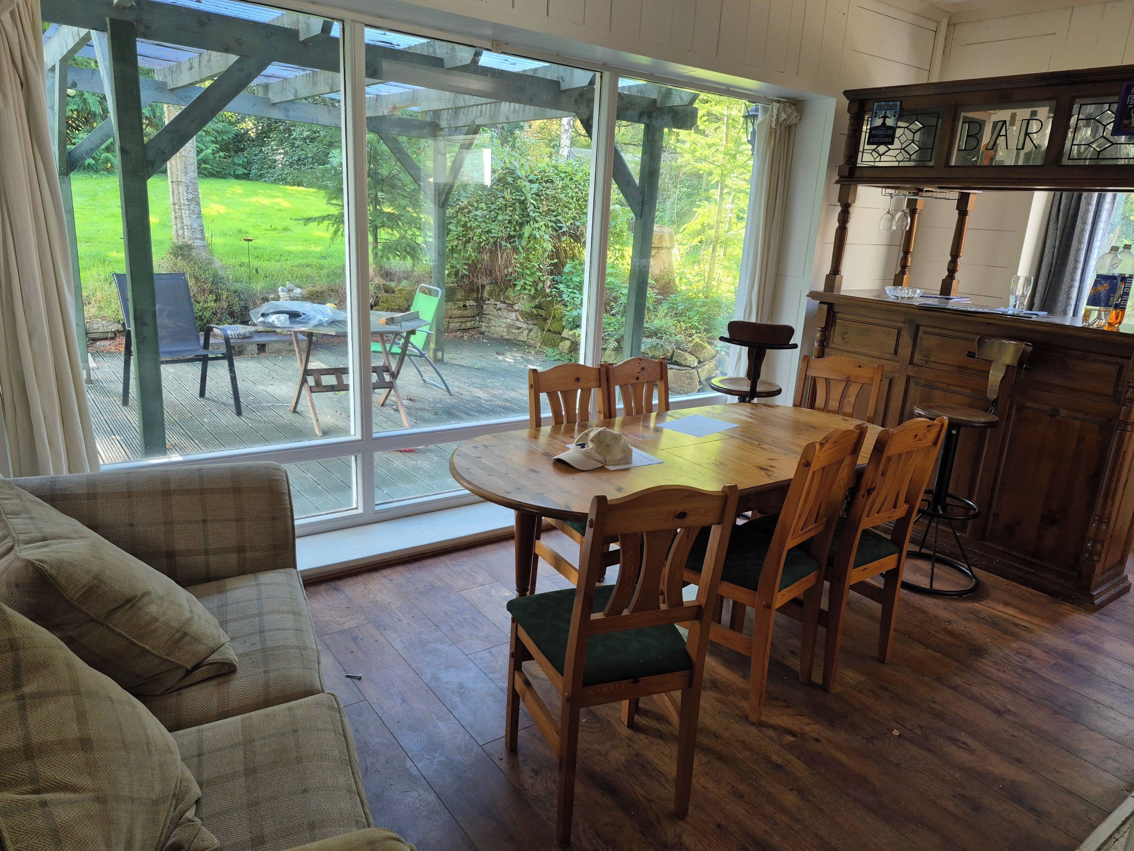 المنشأة من الداخل