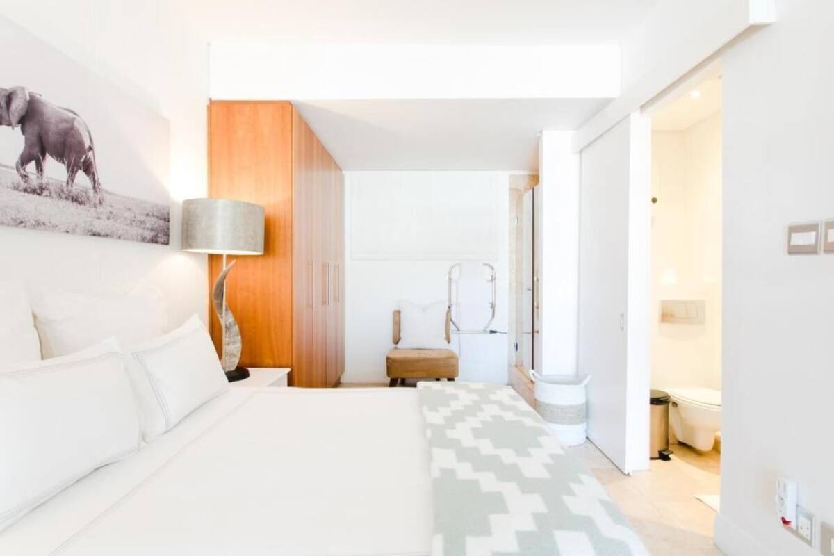 Studio Deluxe, ban công, quang cảnh núi | Két bảo mật tại phòng, bàn ủi/dụng cụ ủi quần áo