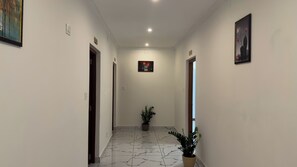 Interior - Cloud9 Airport Hotel (Aluva)