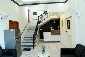 Reception - Cloud9 Airport Hotel (Aluva)