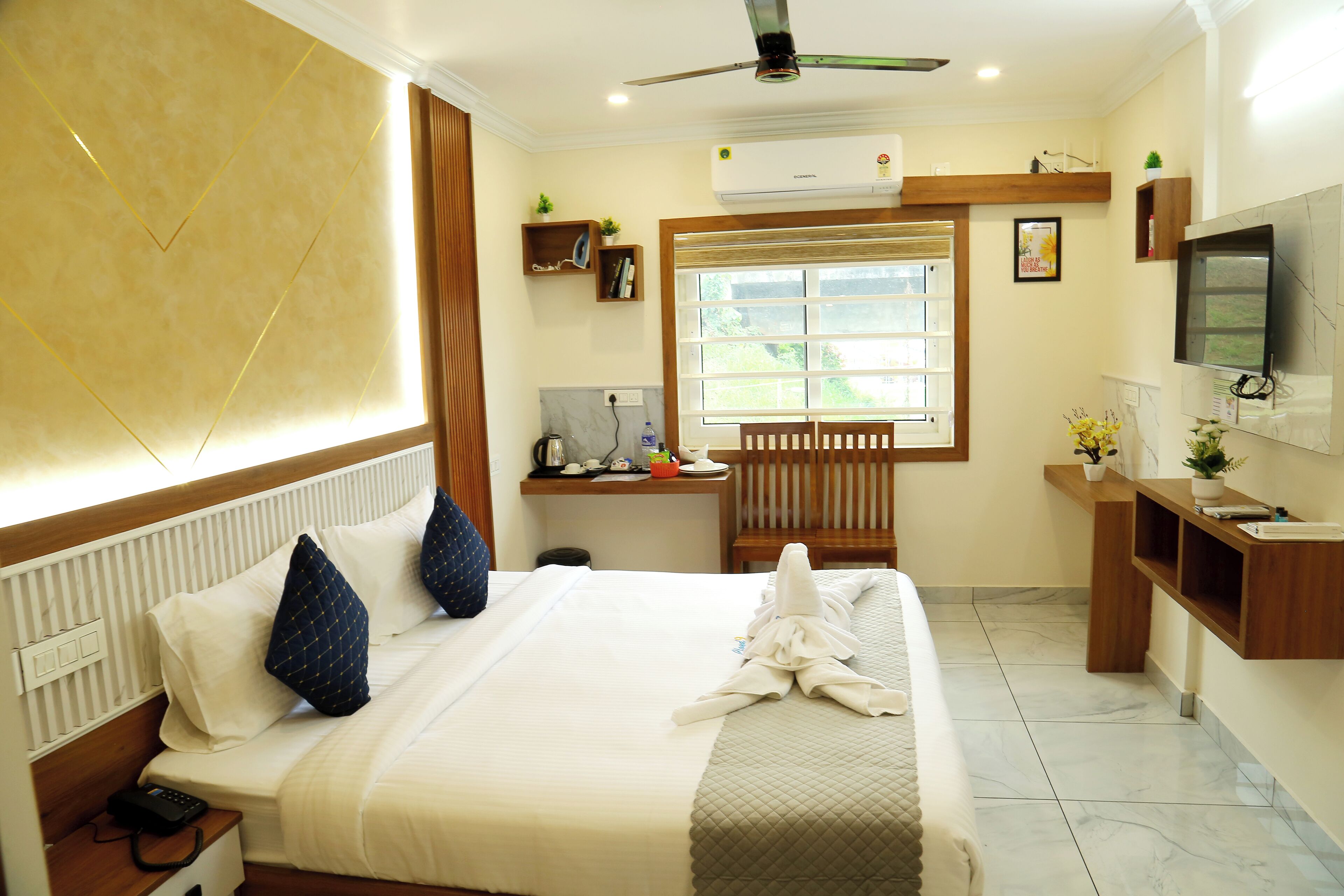 書桌、手提電腦工作空間、隔音、熨斗/熨衫板