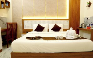 Deluxe Double Room - Cloud9 Airport Hotel (Aluva)