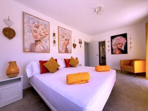 Iron/ironing board, travel cot, WiFi, bed sheets - Villa Ocean's Twelve (Golf Del Sur)