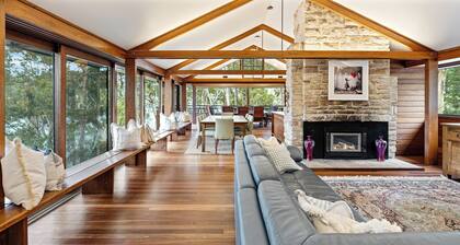 The Tree House, Cottage Point - Back to Nature. Peaceful, Tranquil, Lush