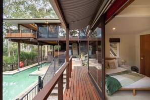 Desk, iron/ironing board, free WiFi, bed sheets - The Tree House, Cottage Point - Back to Nature. Peaceful, Tranquil, Lush (Cottage Point)