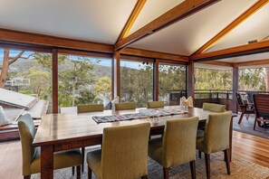 Dining - The Tree House, Cottage Point - Back to Nature. Peaceful, Tranquil, Lush (Cottage Point)