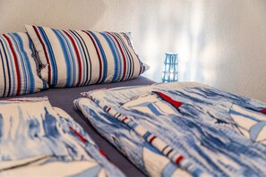Iron/ironing board, WiFi, bed sheets - Apartment 'Ferienwohnung Mit Maritimen Flair' with Private Terrace and Wi-Fi (Lohme)