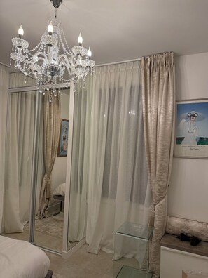 Bed sheets - ILE ST LOUIS BEAUTIFUL STUDIO at 3 mn from Notre Dame (Paris)