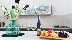 Private kitchen - Michelangelo Kinneret Family Apartment (Ramat Negev)
