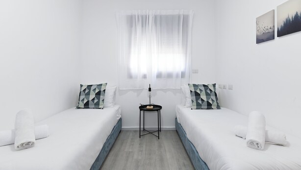Room - Michelangelo Kinneret Family Apartment (Ramat Negev)