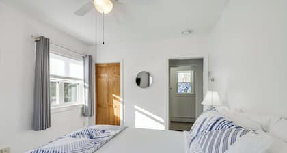 Unbeatable Downtown Location! Bar Harbor Apt