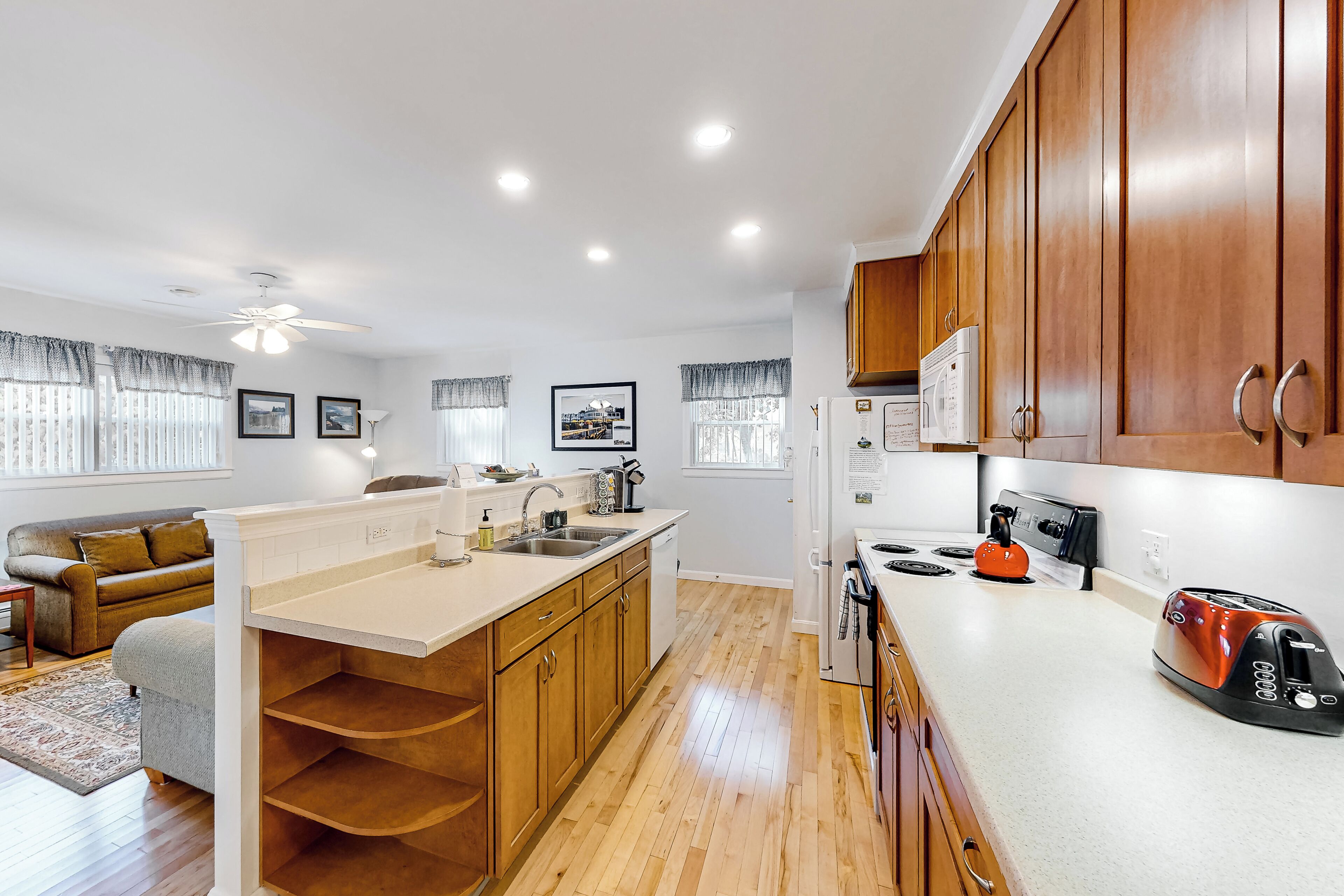 Refrigerador, microondas, parrilla de estufa y lavavajillas 