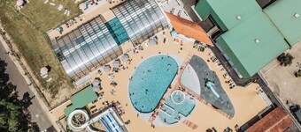 ENTRE PINS ET OCĂAN