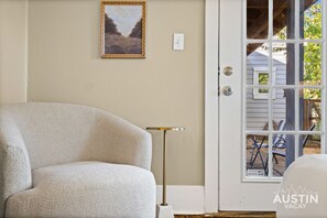 Interior - Pet-Friendly East Austin Home w Free Parking & Grill│Walk to 6th & Rainey (Austin)