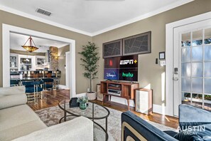 Interior - Pet-Friendly East Austin Home w Free Parking & Grill│Walk to 6th & Rainey (Austin)