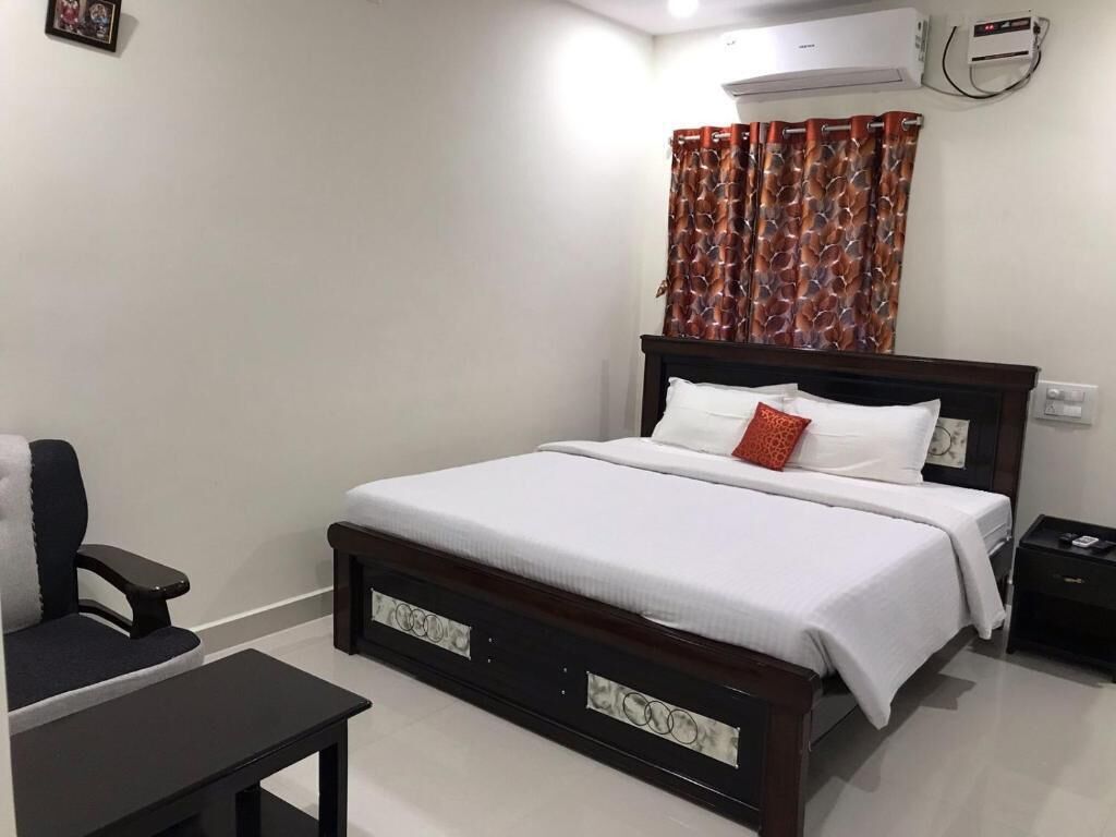 办公桌、免费 WiFi