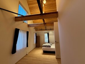 Room - Piccolo Mondo - Beautiful 7 bedroom lodge in lovely Yamanakako - BBQ/Onsen Bath (Minamitsuru District)