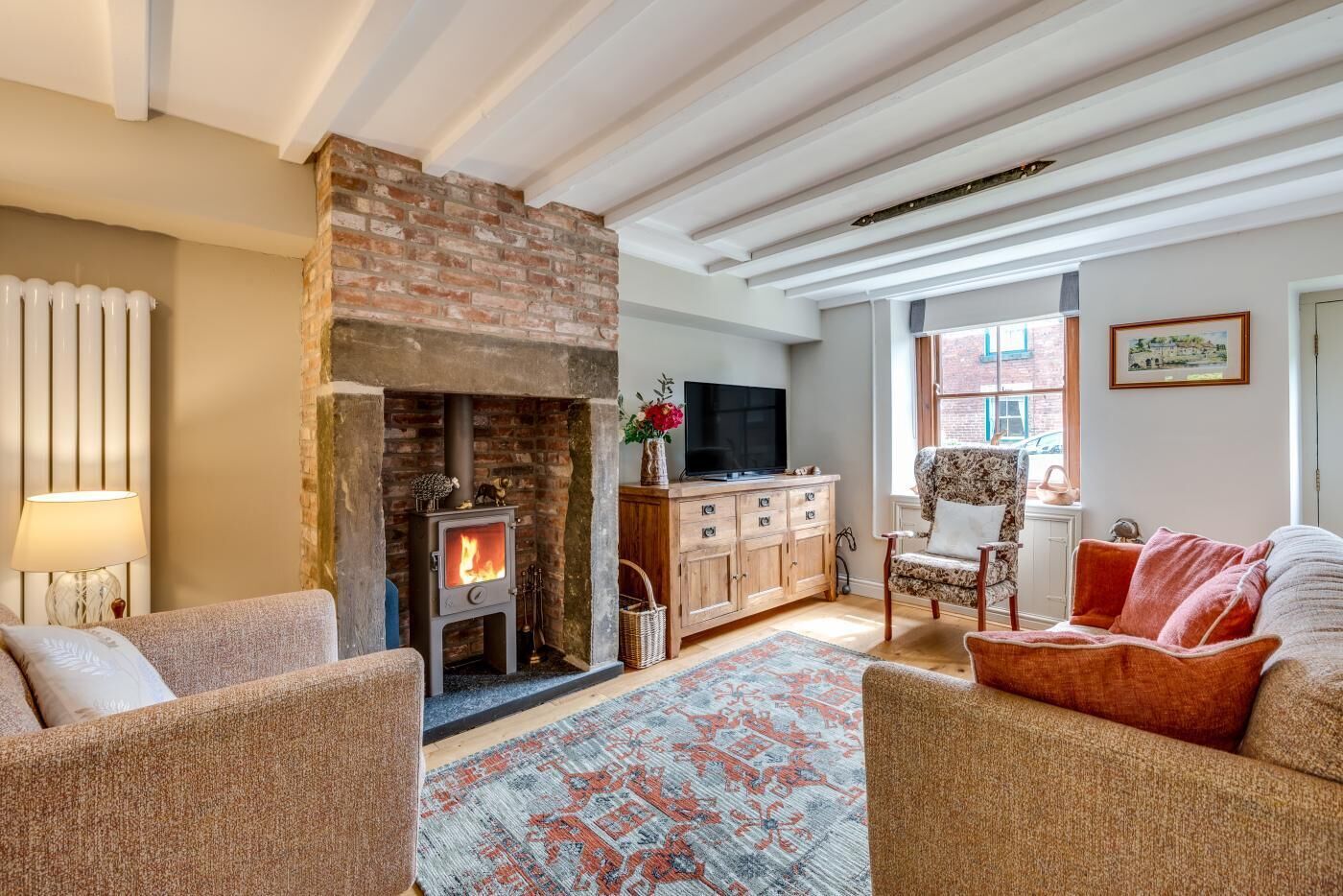 TV, fireplace