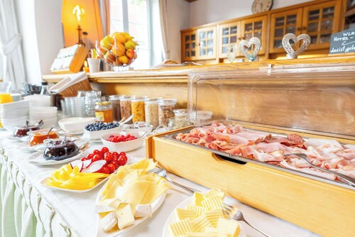 Hotel Krug Double Room | Breakfast | Garden