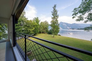 Property grounds - Villa Traunstein | Parking | Sauna | Lakefront (Traunkirchen)