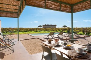 Outdoor dining - Beautiful brand new villa with pool - DiCasaInSicilia (Menfi)