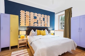 1 slaapkamer, een bureau, wifi, beddengoed